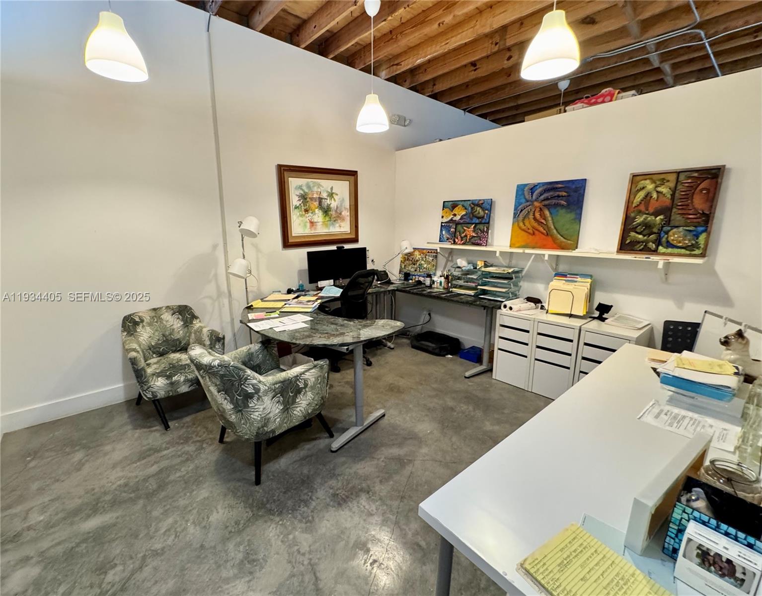   /   кв.футов $ 2025-12-22 0 Фото