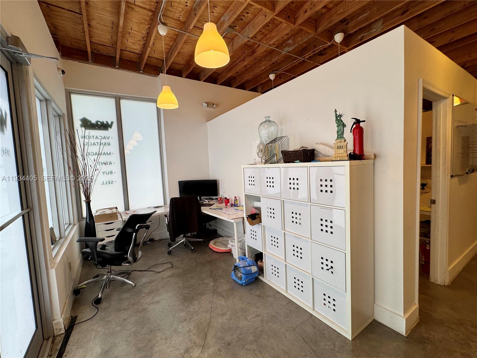   /   кв.футов $ 2025-12-22 0 Фото