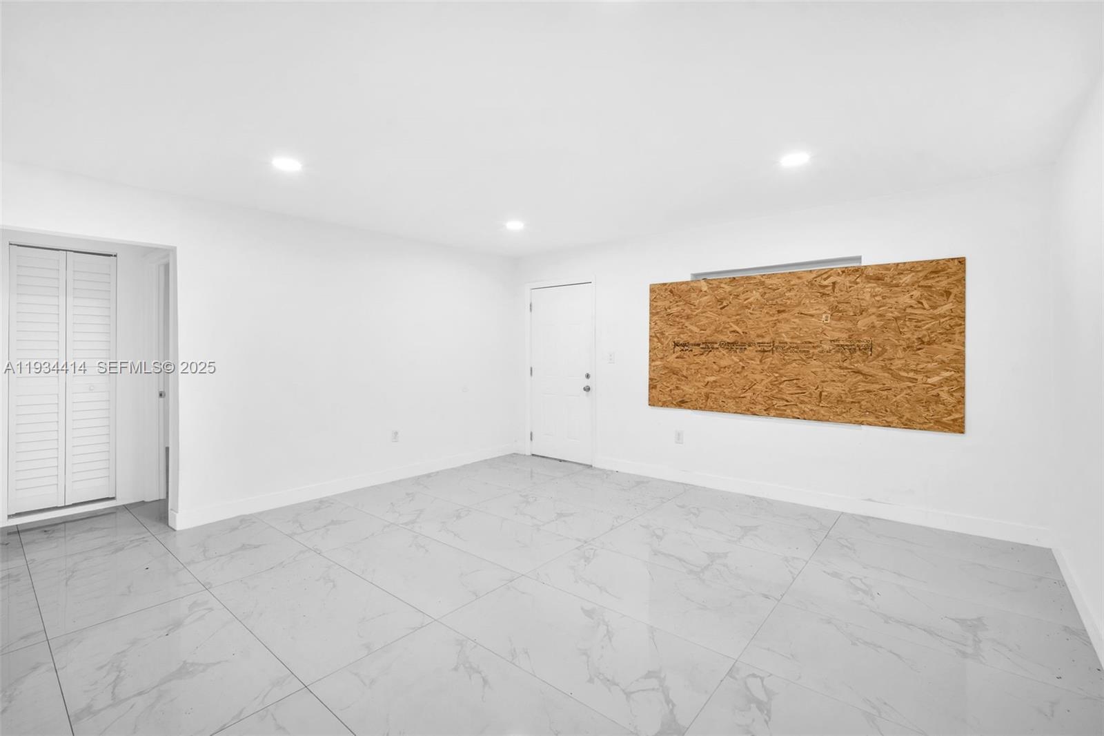 265 3 / 2 1140 sq. ft. $ 2026-05-28 0 foto