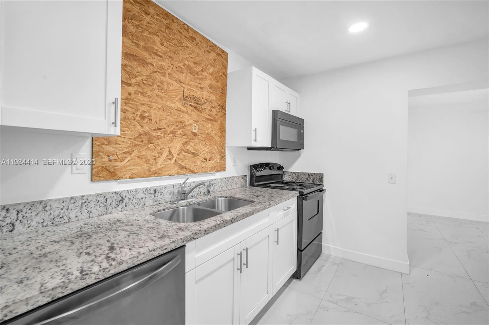 265 3 / 2 1140 sq. ft. $ 2026-05-28 0 foto