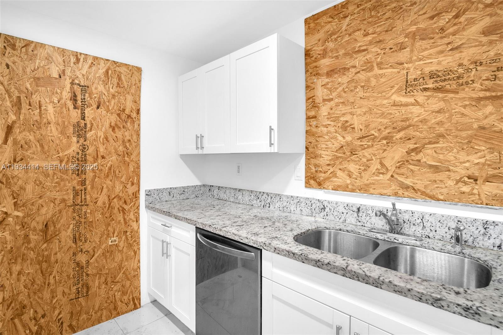 265 3 / 2 1140 sq. ft. $ 2026-05-28 0 foto