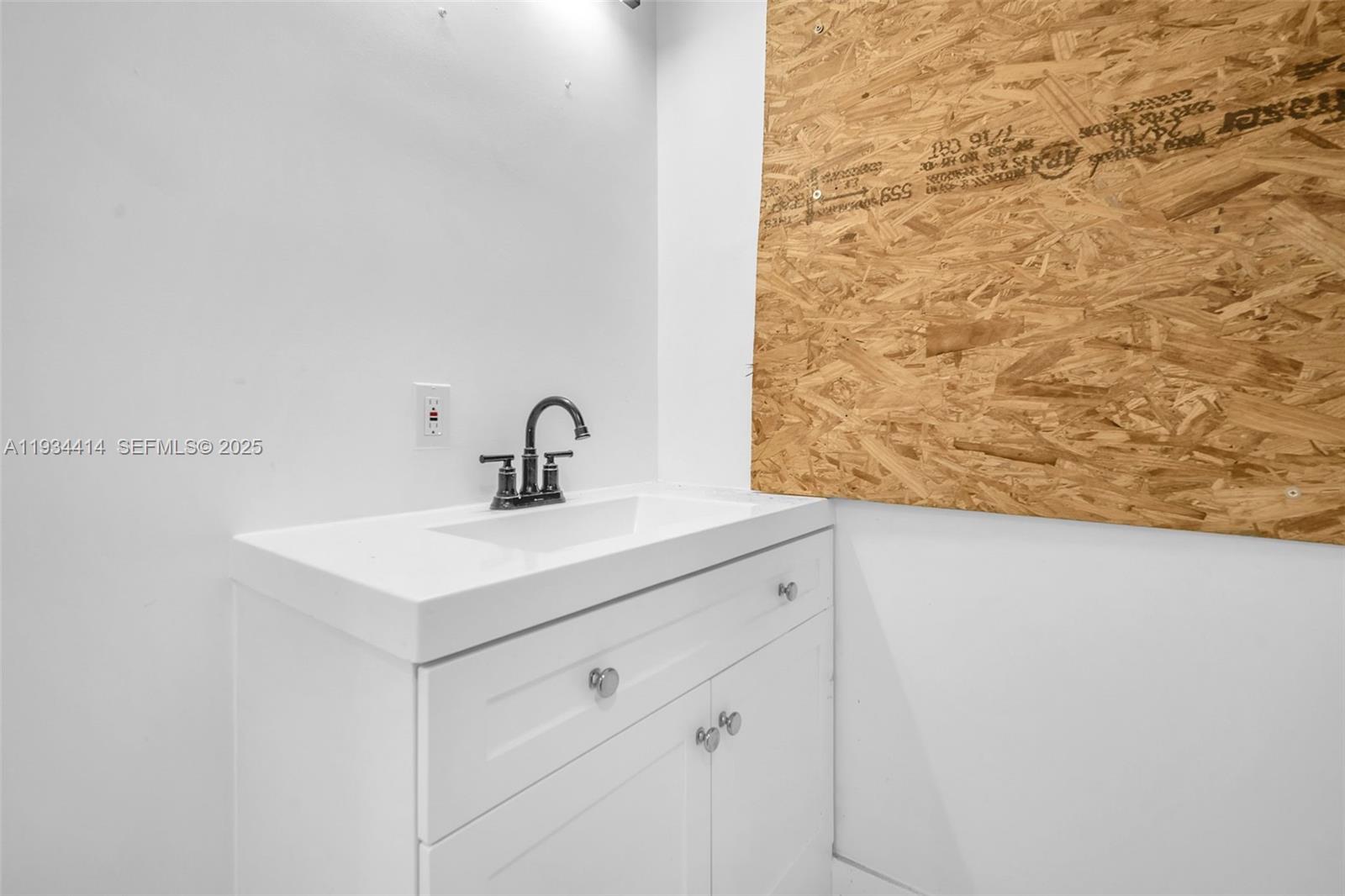 265 3 / 2 1140 sq. ft. $ 2026-05-28 0 foto