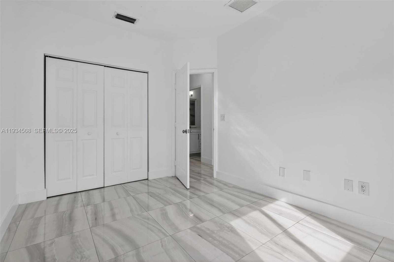 Photo of 21399 Marina Cove Cir (21399), Aventura, Florida, 33180 -