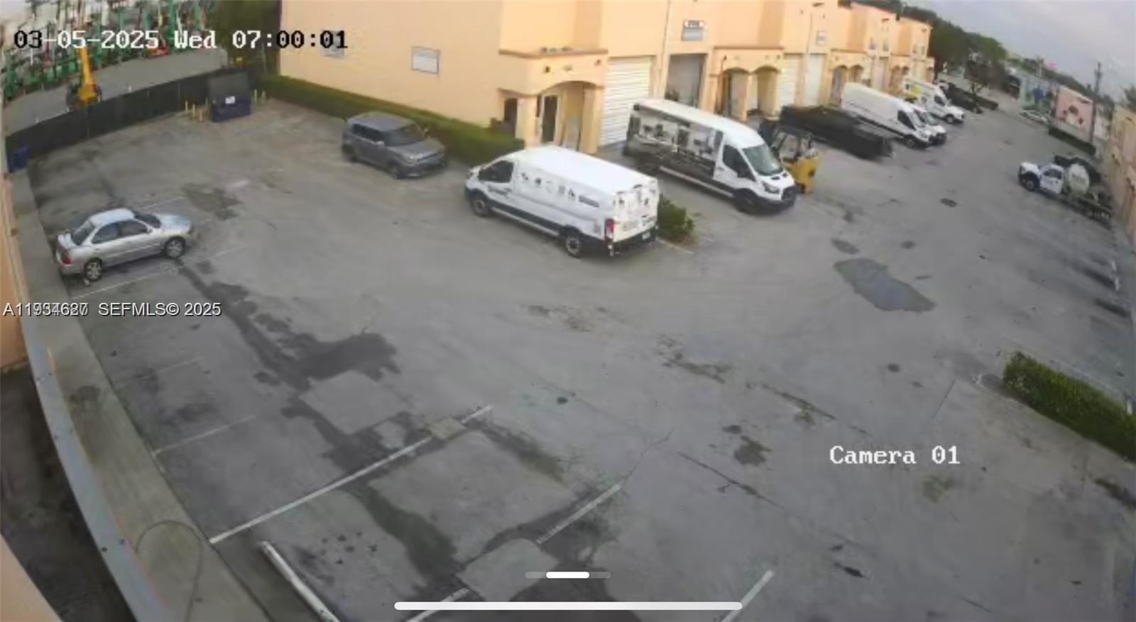   /   sq. ft. $ 2025-12-23 0 foto