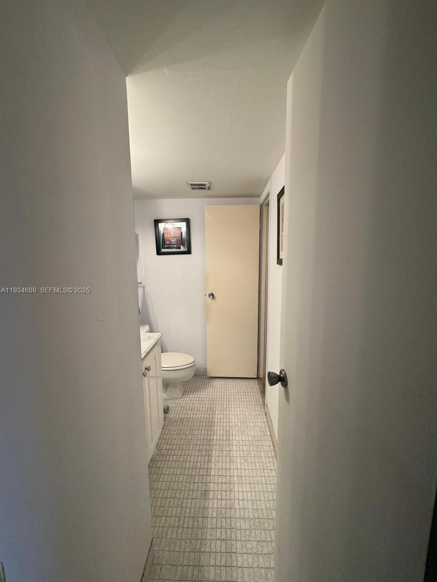 Photo of 20335 Country Club Dr  #1105, Aventura, Florida, 33180 - 