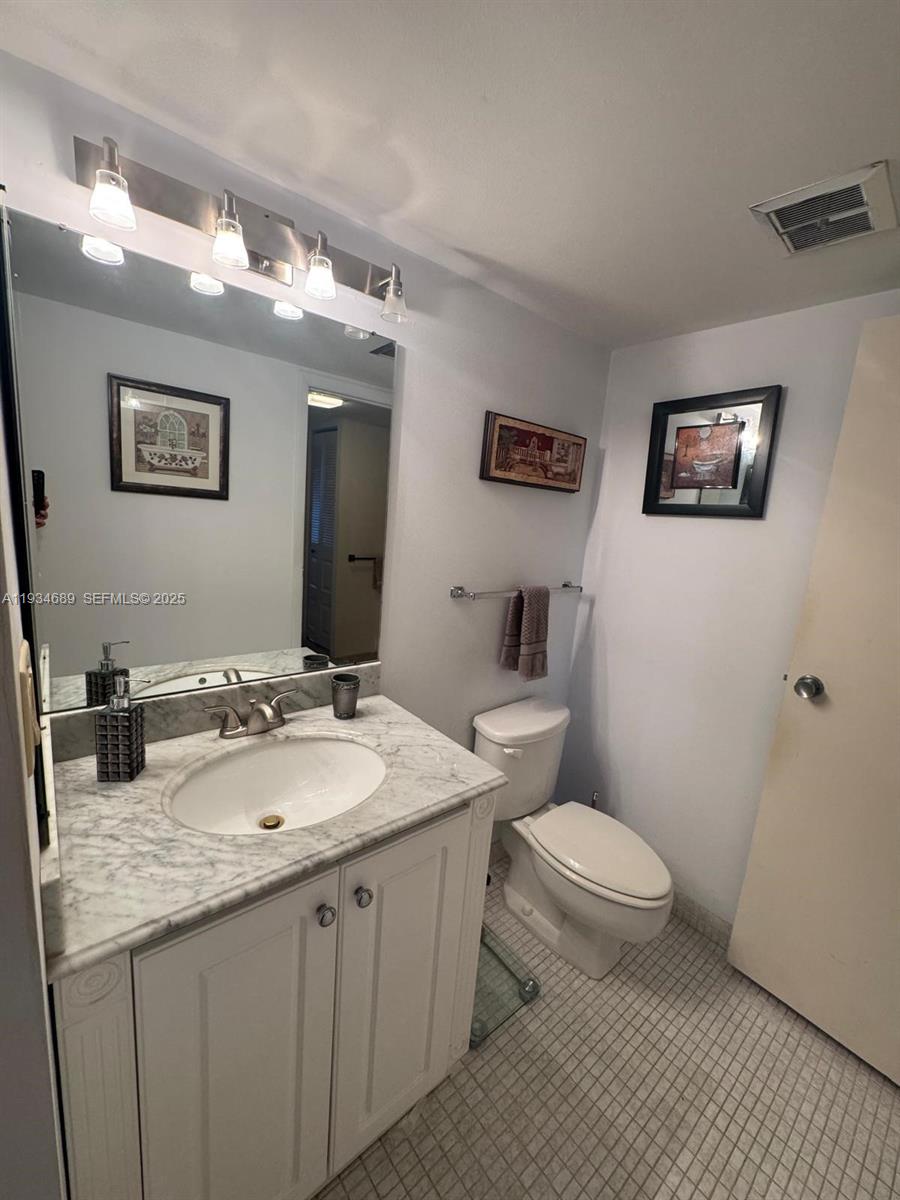 Photo of 20335 Country Club Dr  #1105, Aventura, Florida, 33180 - 