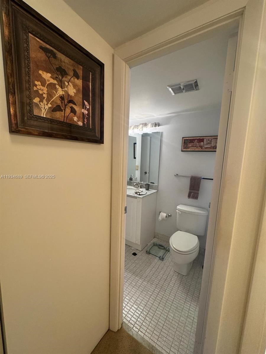 Photo of 20335 Country Club Dr  #1105, Aventura, Florida, 33180 - 