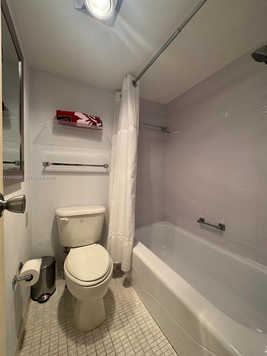 Photo of 20335 Country Club Dr  #1105, Aventura, Florida, 33180 - 