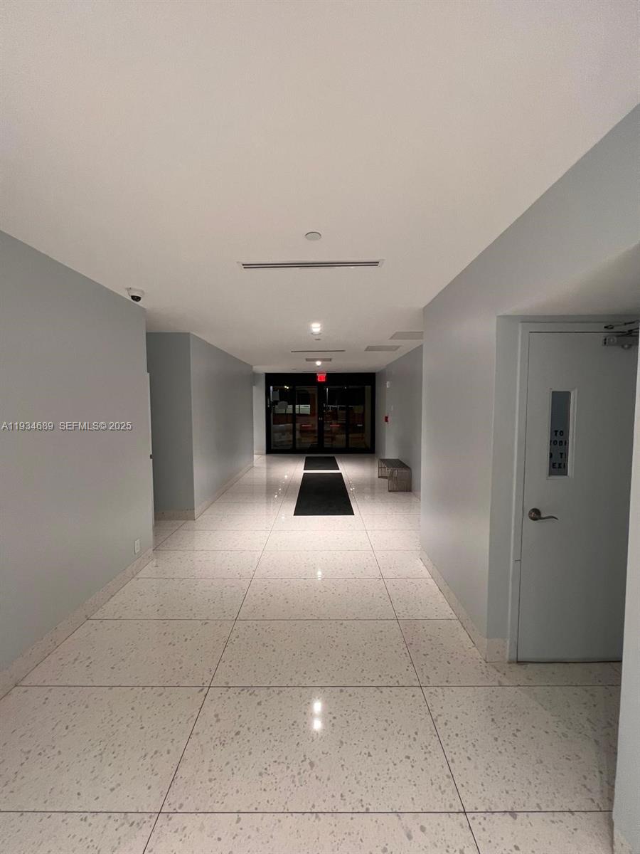 Photo of 20335 Country Club Dr  #1105, Aventura, Florida, 33180 - 