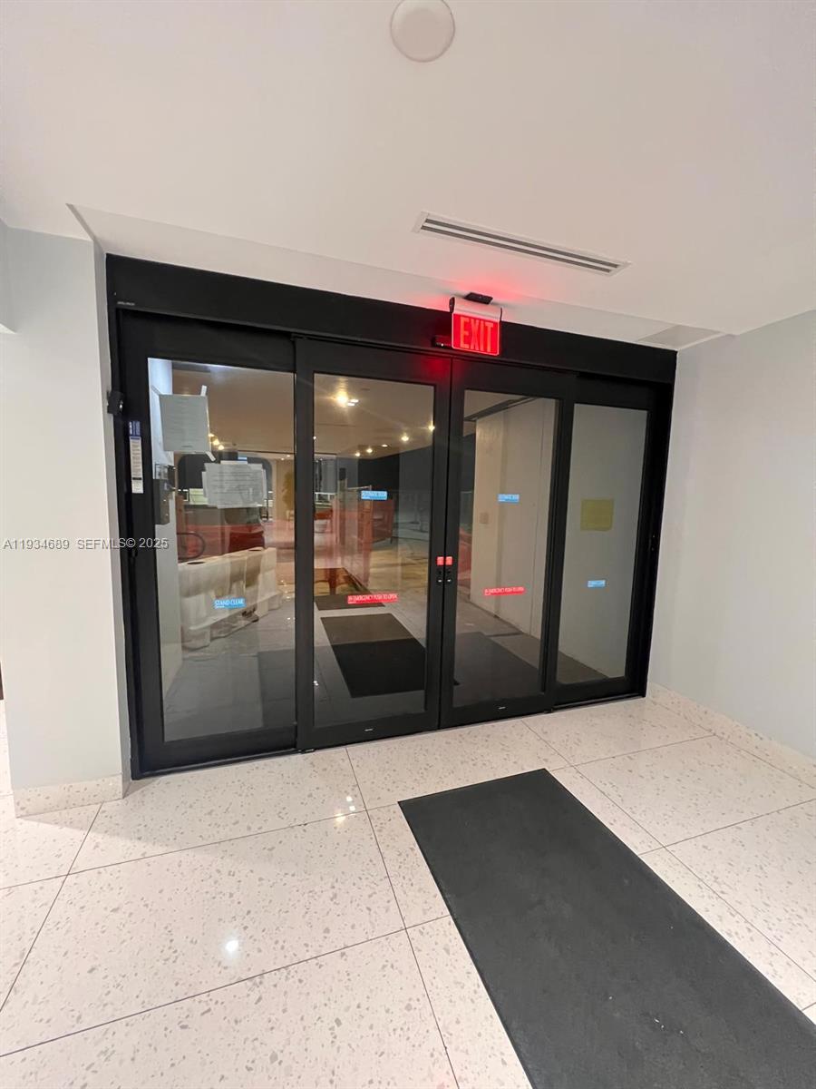 Photo of 20335 Country Club Dr  #1105, Aventura, Florida, 33180 - 