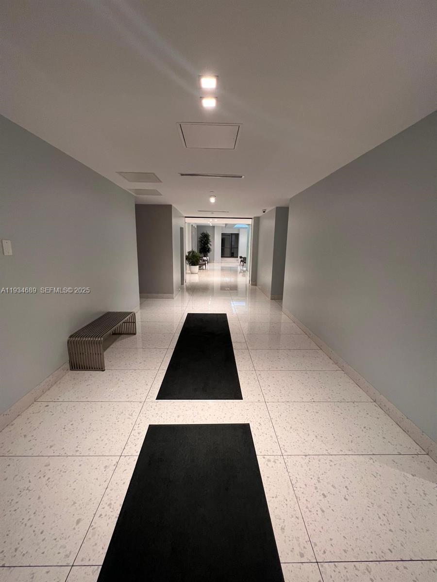 Photo of 20335 Country Club Dr  #1105, Aventura, Florida, 33180 - 