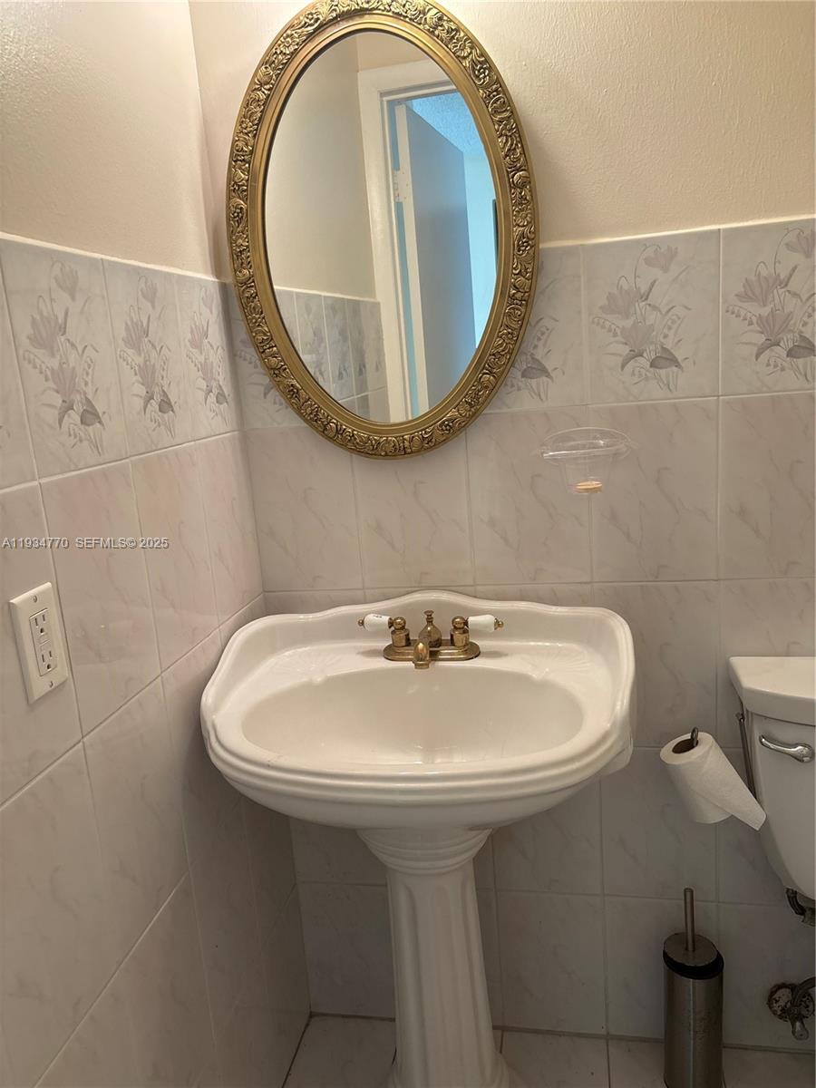 Photo of 1825 Ocean Dr #12, Hallandale Beach, Florida, 33009 -