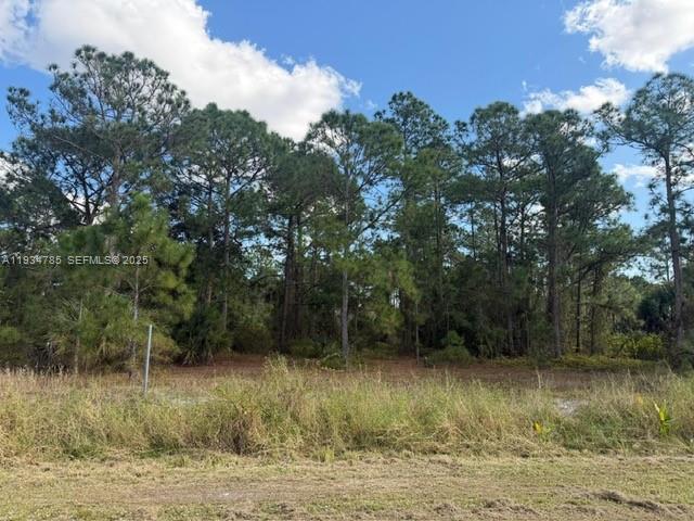   /   sq. ft. $ 2025-12-23 0 foto