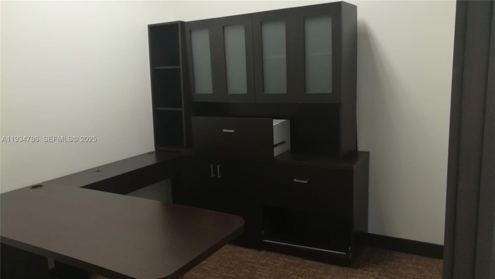 109  /   кв.футов $ 2026-01-26 0 Фото