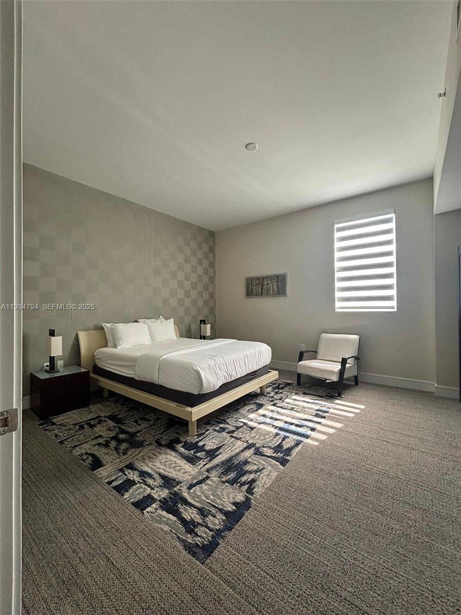 913 3 / 4 2070 sq. ft. $ 2025-12-23 0 foto