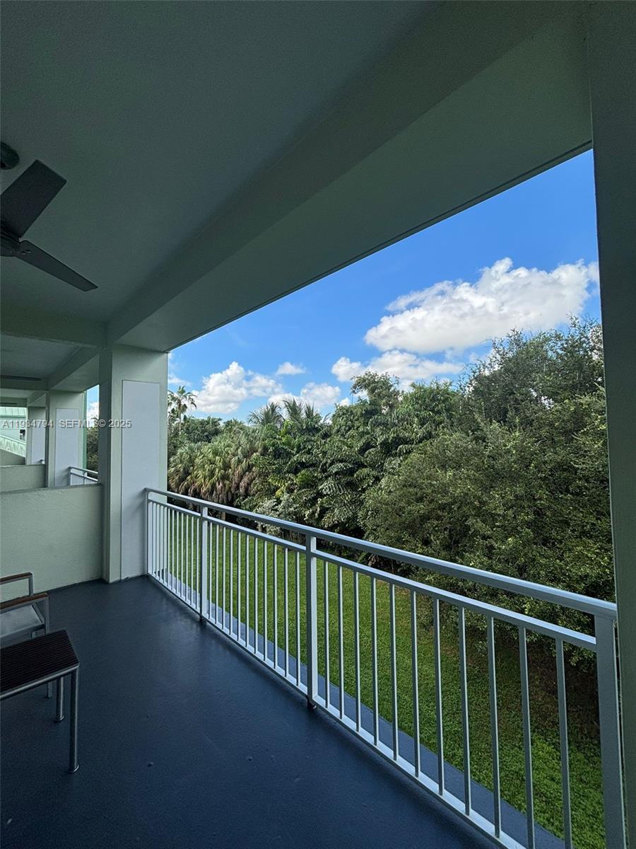 913 3 / 4 2070 sq. ft. $ 2025-12-23 0 foto