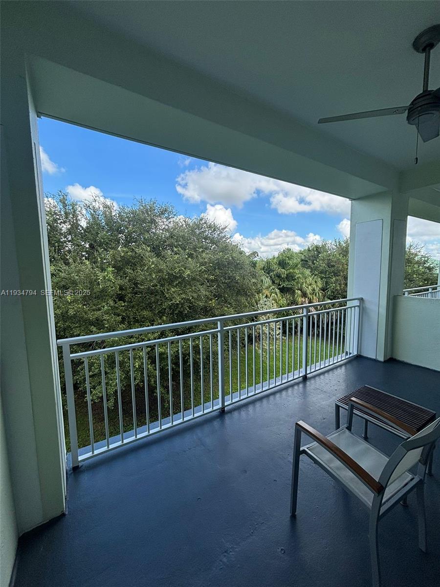 913 3 / 4 2070 sq. ft. $ 2025-12-23 0 foto