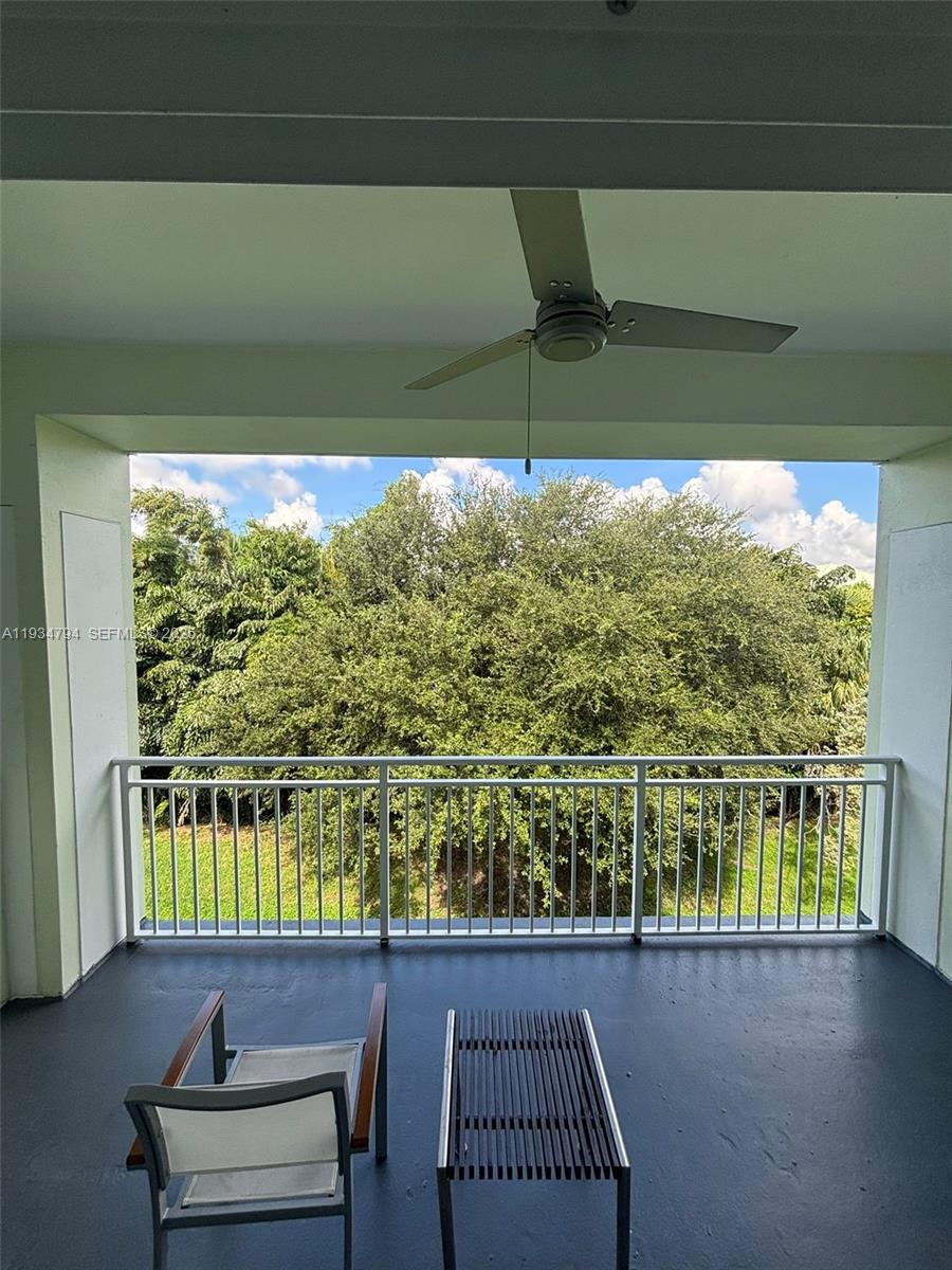 913 3 / 4 2070 sq. ft. $ 2025-12-23 0 foto