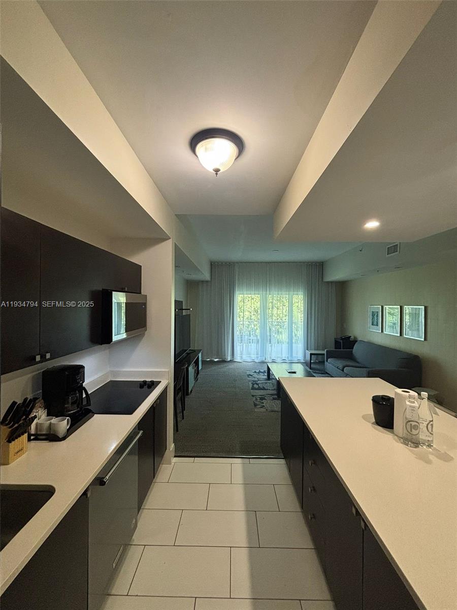 913 3 / 4 2070 sq. ft. $ 2025-12-23 0 foto