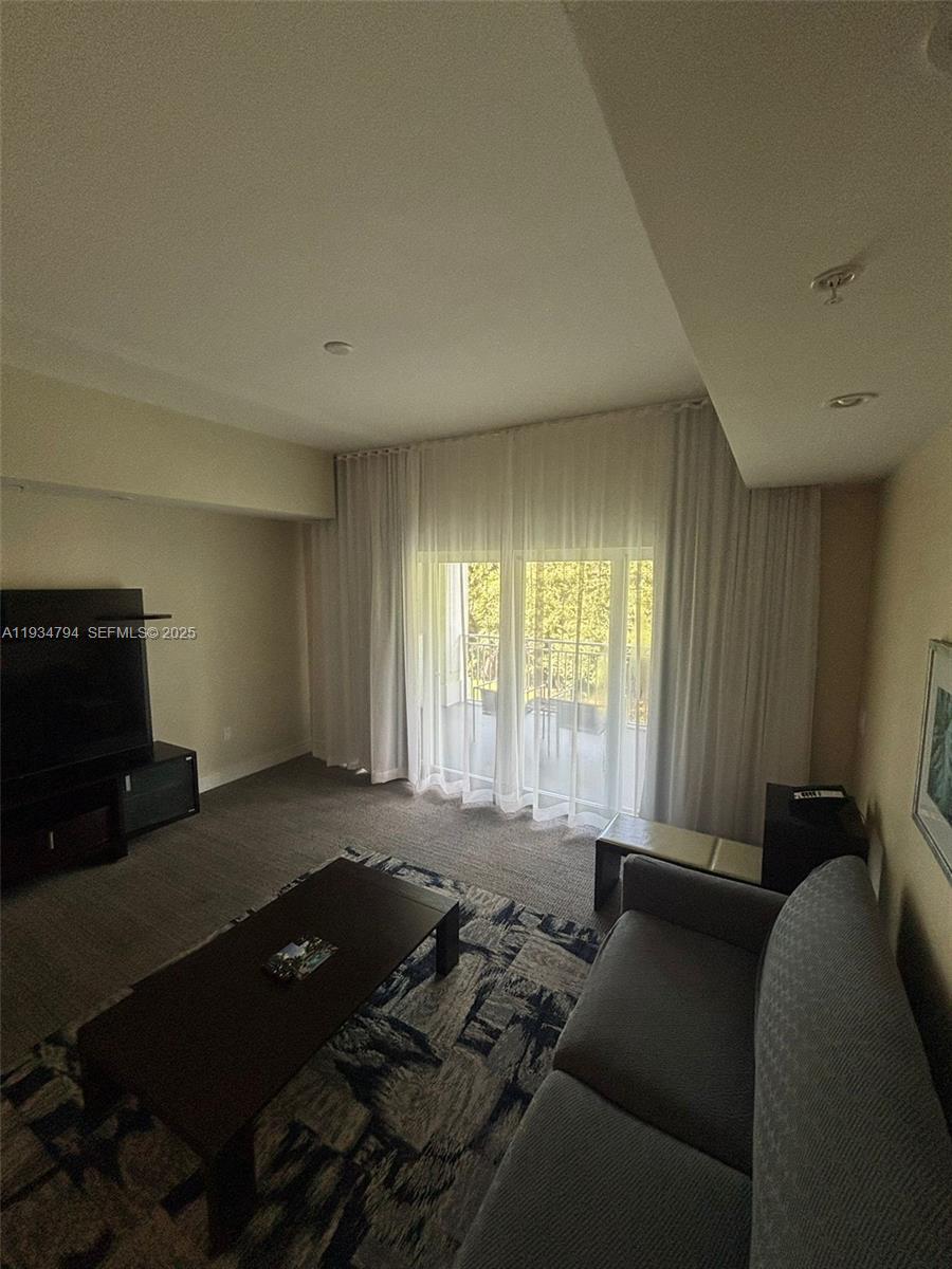 913 3 / 4 2070 sq. ft. $ 2025-12-23 0 foto