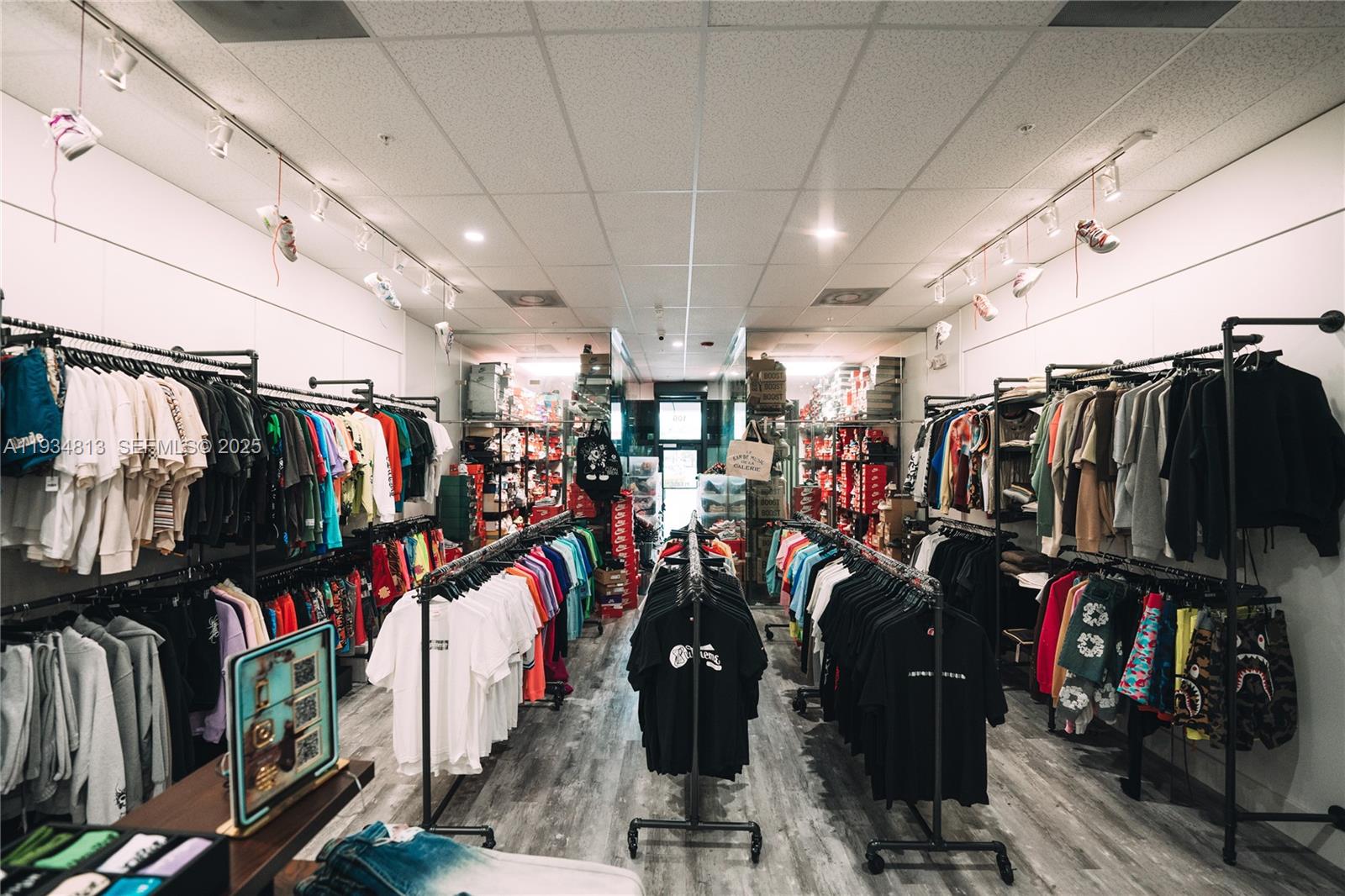   /   sq. ft. $ 2025-12-25 0 foto