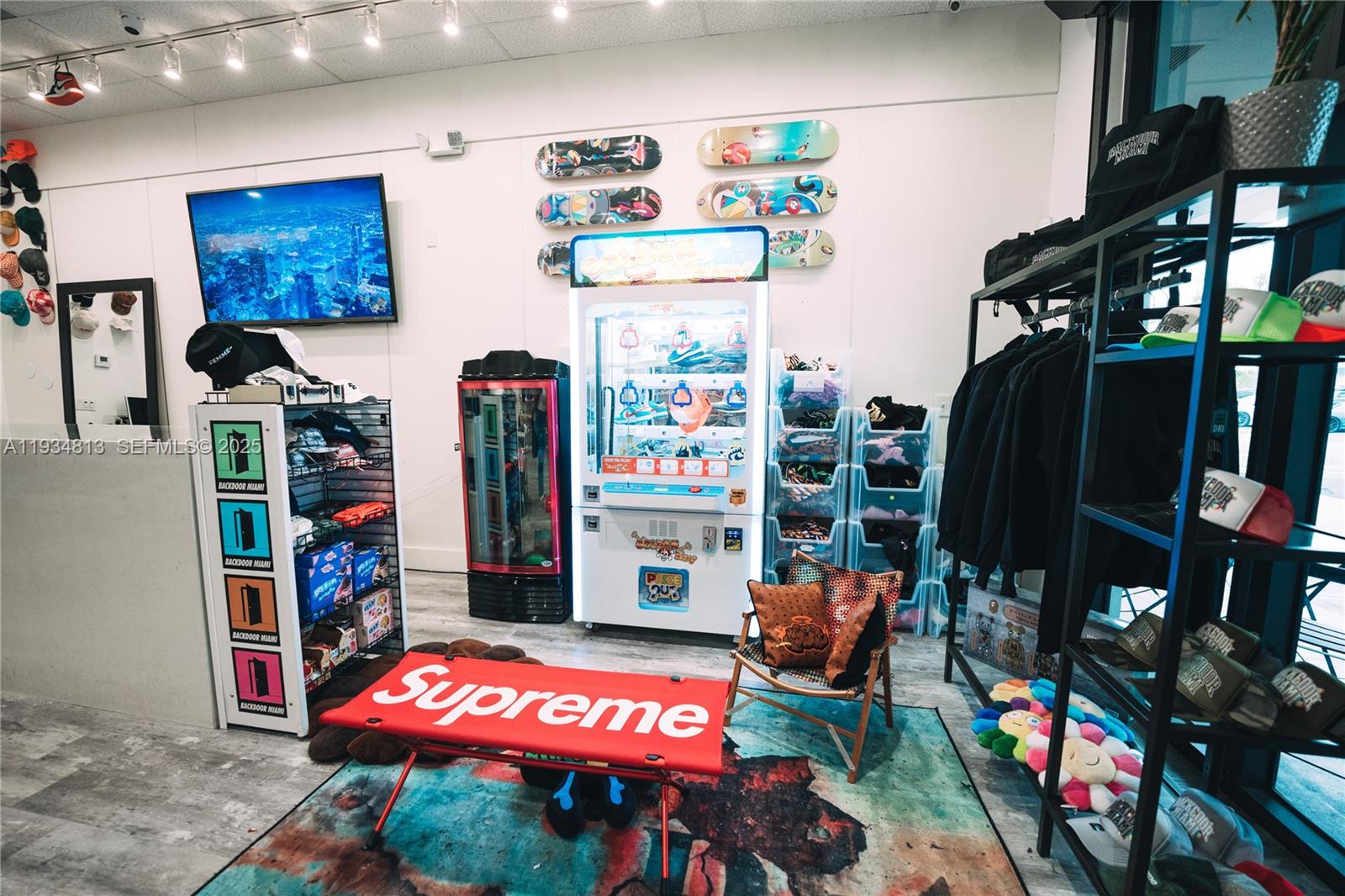   /   sq. ft. $ 2025-12-25 0 foto