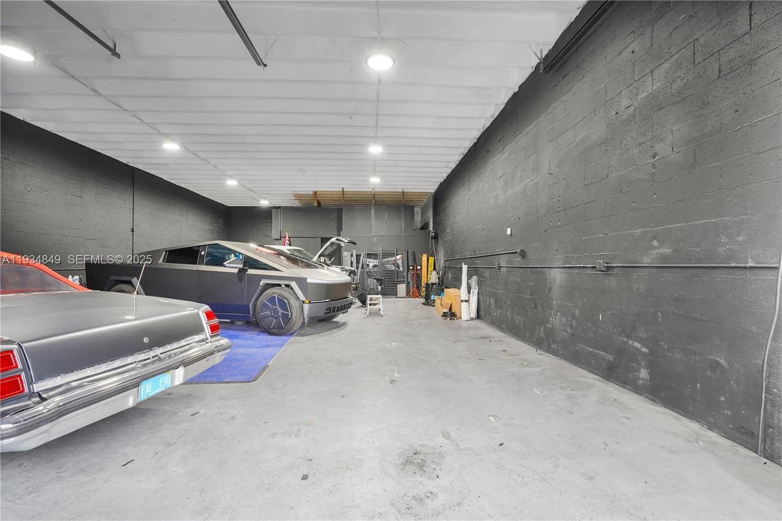   /   sq. ft. $ 2025-12-23 0 Photo