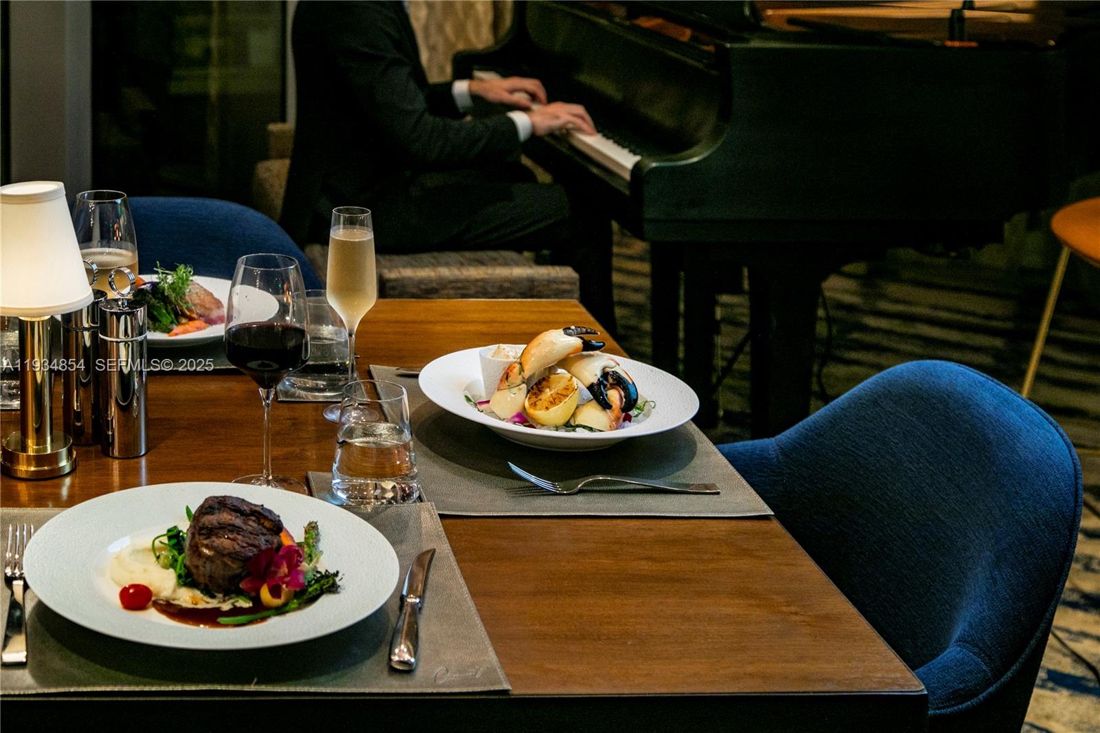 4003/4004 5 / 8 3252 sq. ft. $ 2025-12-23 0 Photo