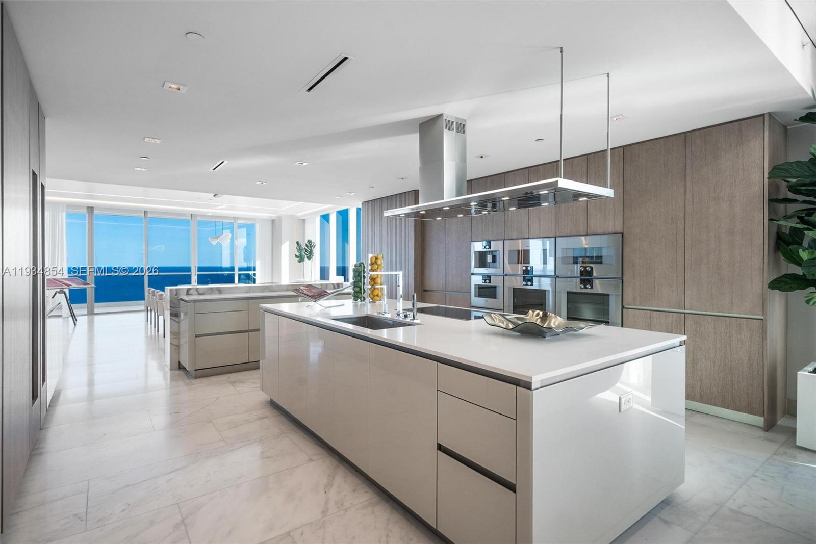 4003/4004 5 / 8 3252 sq. ft. $ 2025-12-23 0 Photo