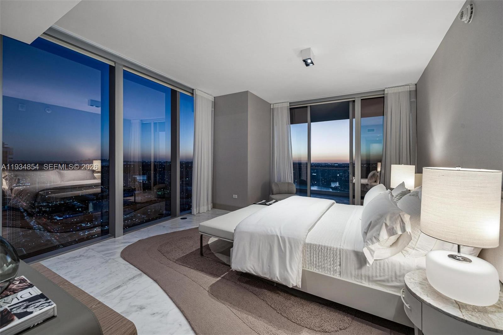 4003/4004 5 / 8 3252 sq. ft. $ 2025-12-23 0 Photo