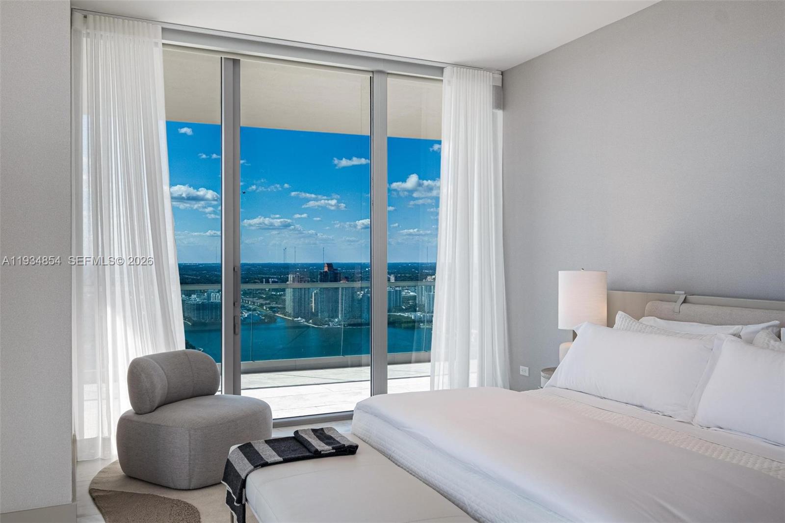 4003/4004 5 / 8 3252 sq. ft. $ 2025-12-23 0 Photo