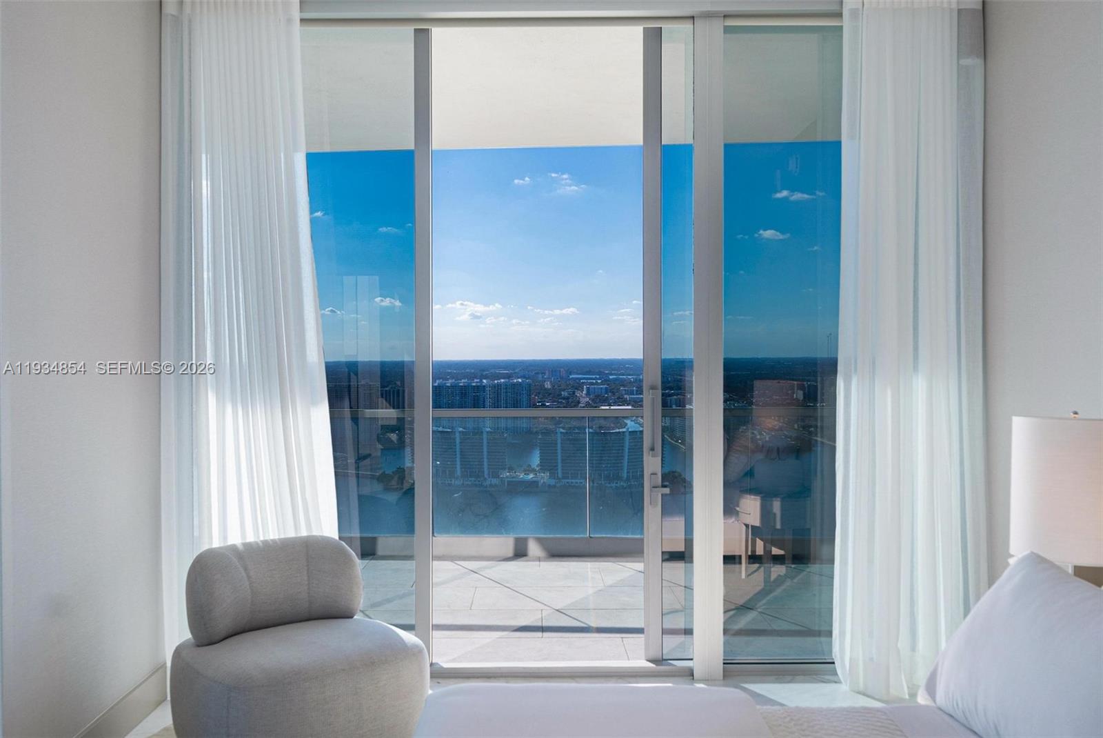 4003/4004 5 / 8 3252 sq. ft. $ 2025-12-23 0 Photo