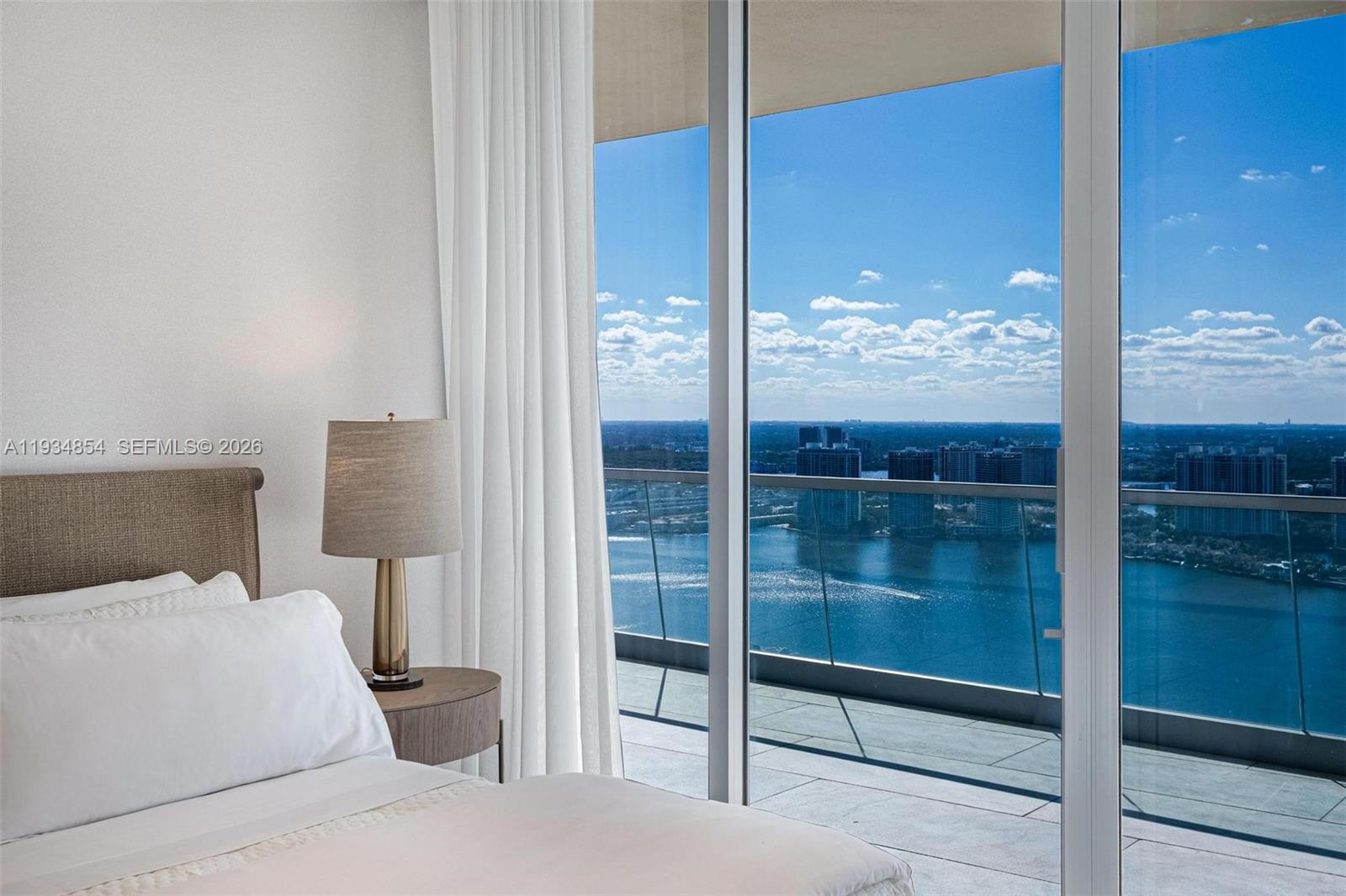 4003/4004 5 / 8 3252 sq. ft. $ 2025-12-23 0 Photo