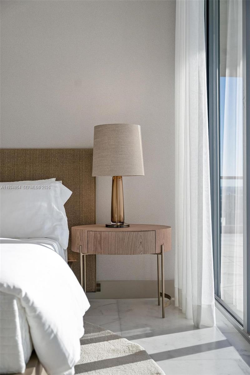 4003/4004 5 / 8 3252 sq. ft. $ 2025-12-23 0 Photo