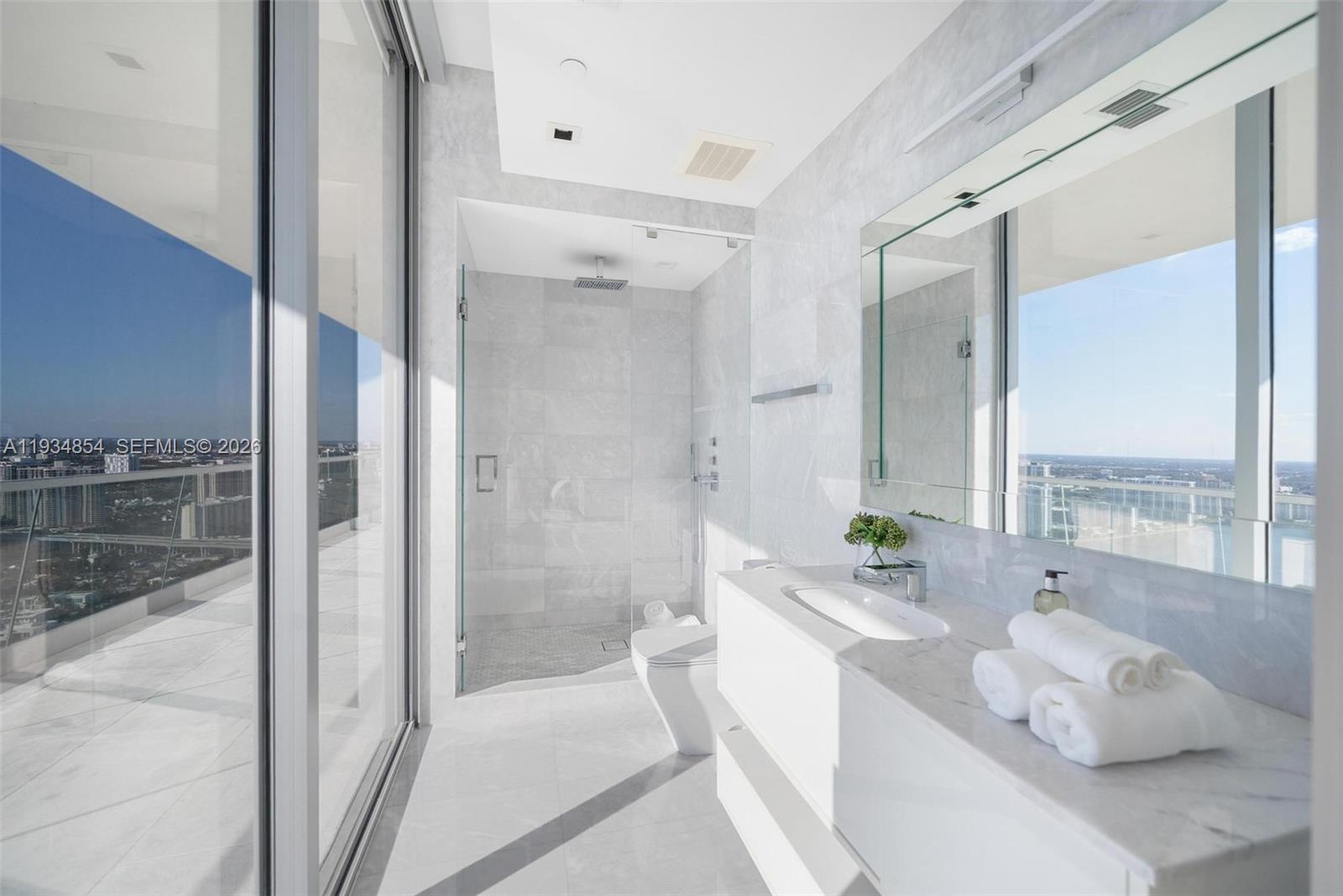 4003/4004 5 / 8 3252 sq. ft. $ 2025-12-23 0 Photo