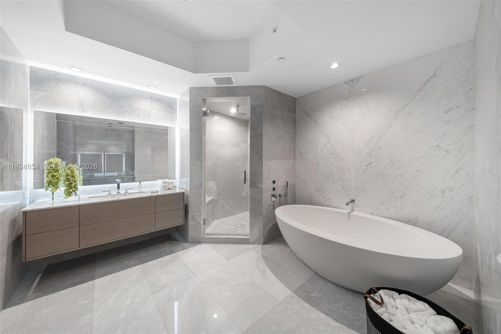 4003/4004 5 / 8 3252 sq. ft. $ 2025-12-23 0 Photo