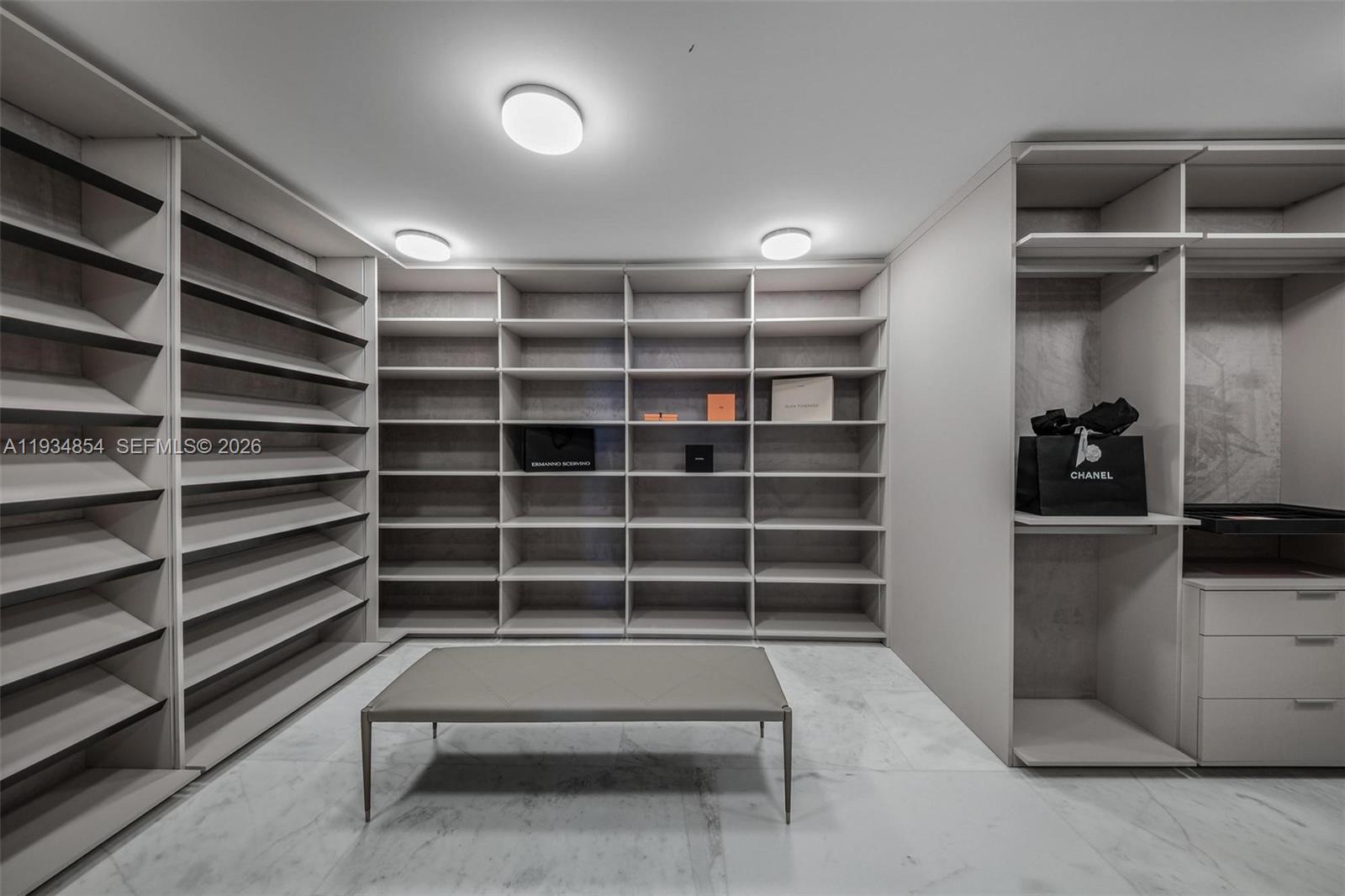 4003/4004 5 / 8 3252 sq. ft. $ 2025-12-23 0 Photo