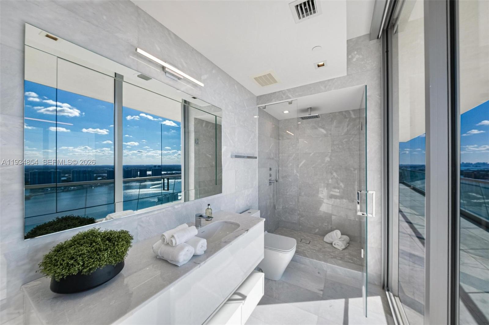 4003/4004 5 / 8 3252 sq. ft. $ 2025-12-23 0 Photo