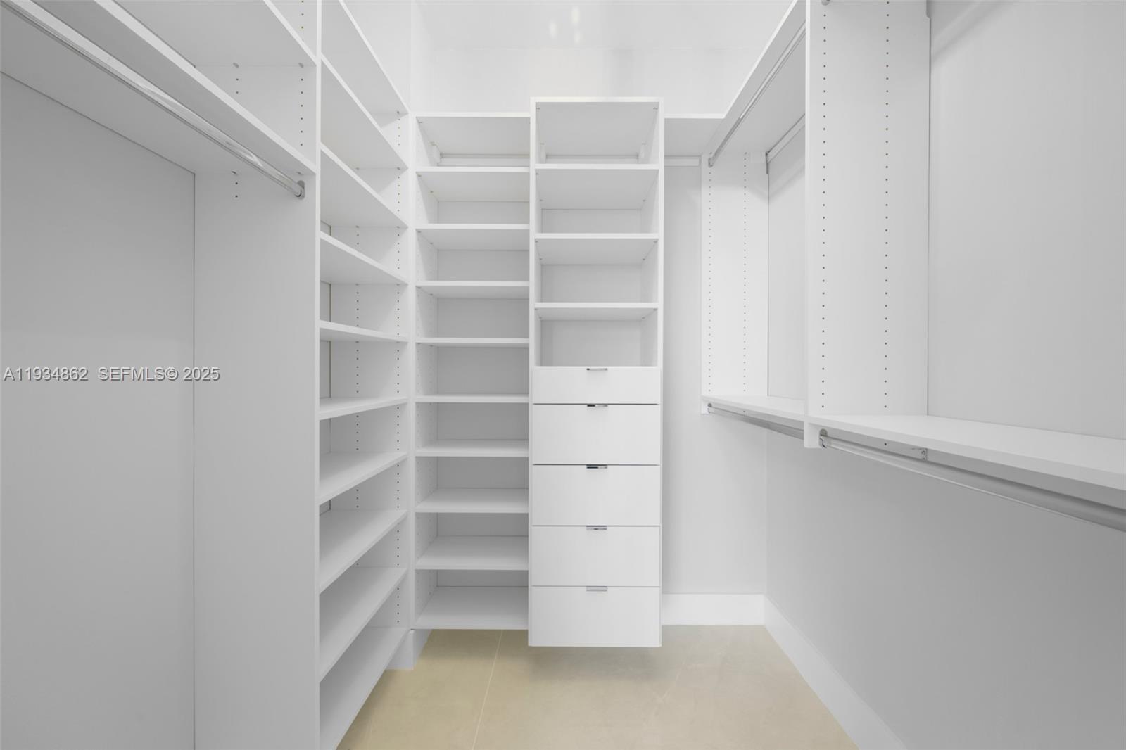 Photo of 20281 Country Club Dr  #501, Aventura, Florida, 33180 - 