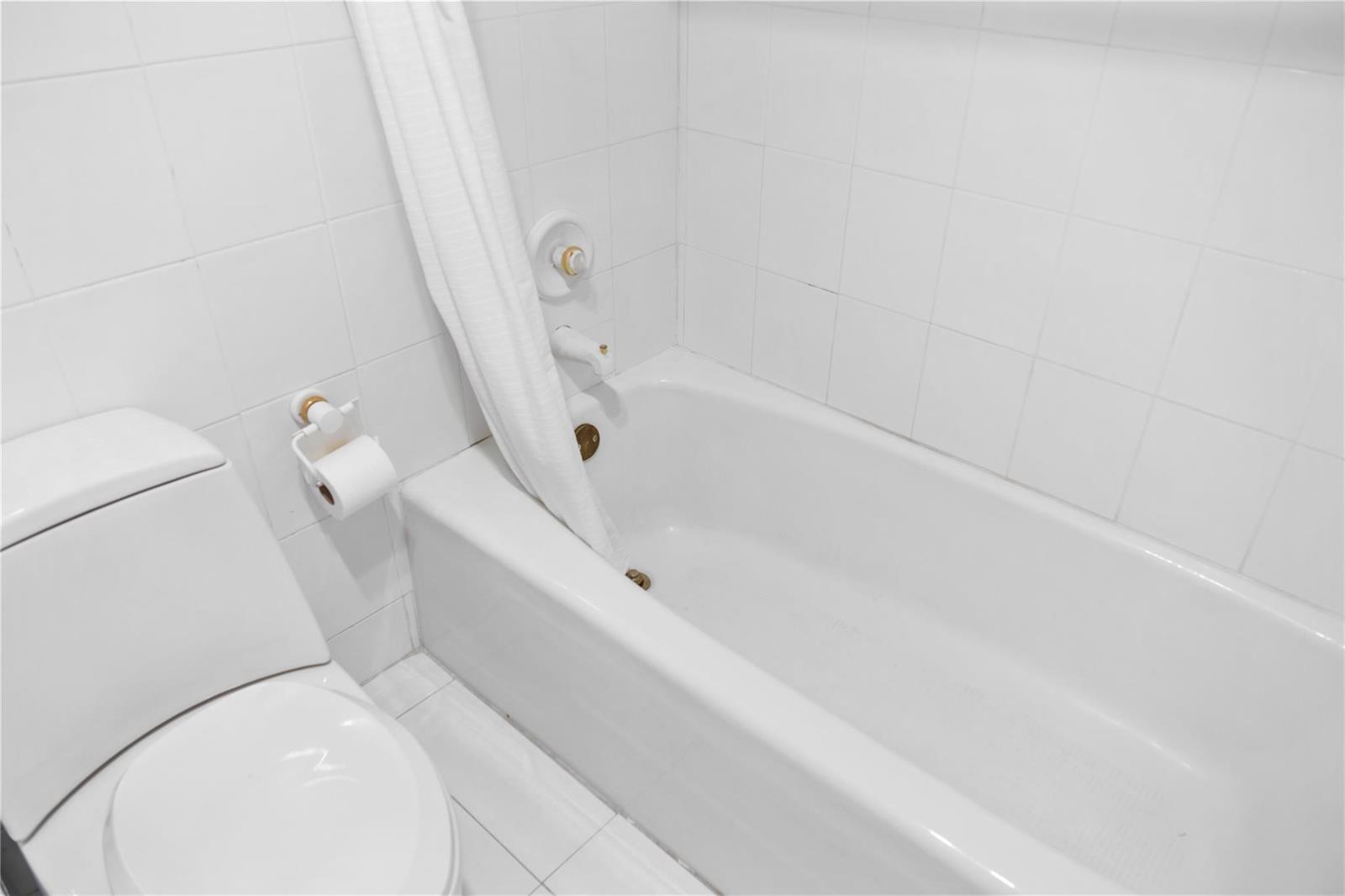 Photo of 20505 Country Club  #Ph33, Aventura, Florida, 33180 - Photo 27