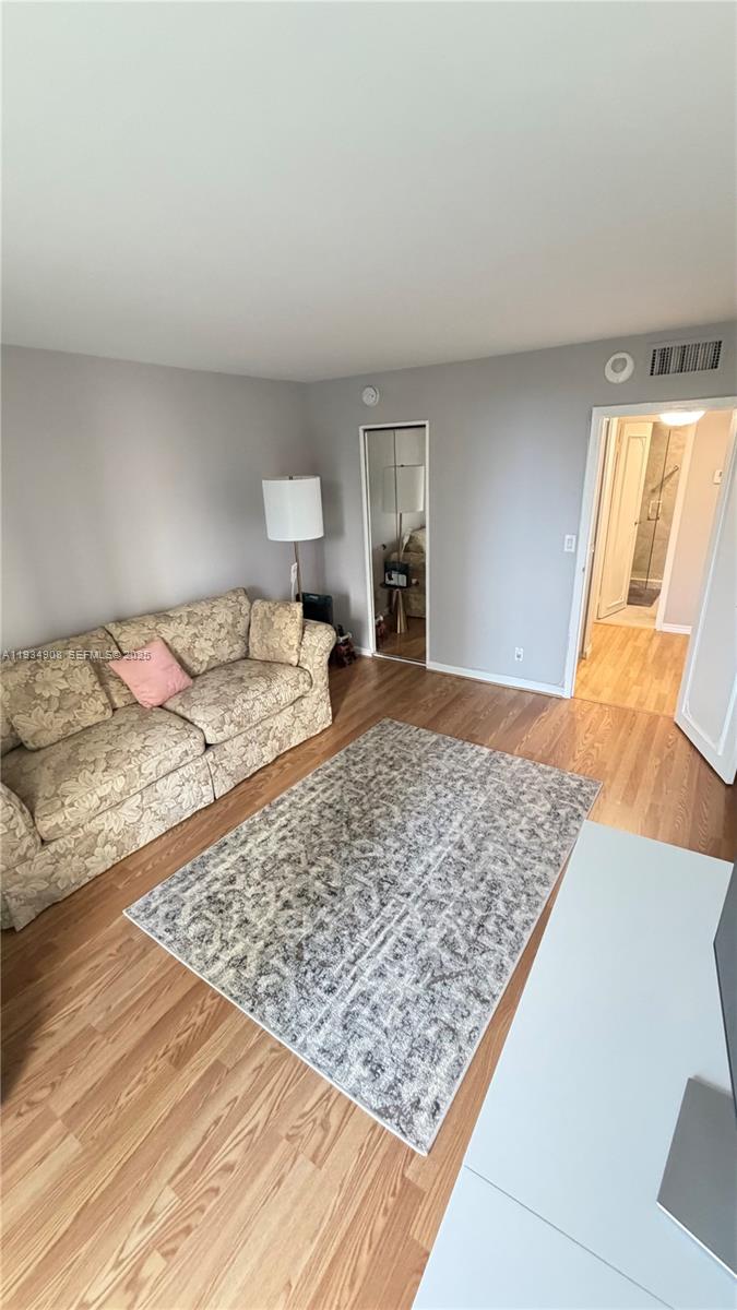 306 2 / 2 1521 sq. ft. $ 2025-12-23 0 Photo