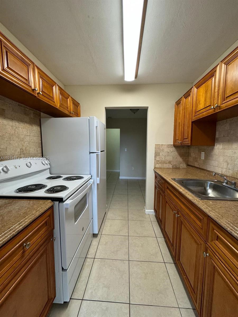 Ver detalles / 3185 sq. ft. $ 2025-12-23 0 foto