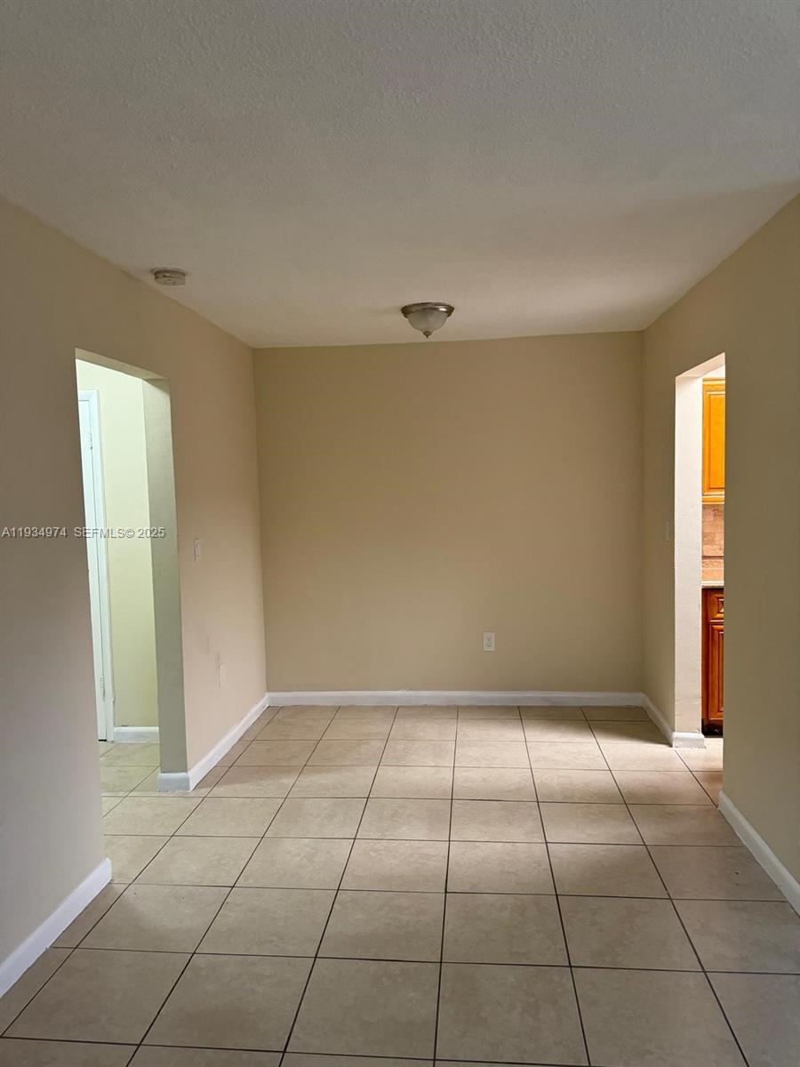 Ver detalles / 3185 sq. ft. $ 2025-12-23 0 foto