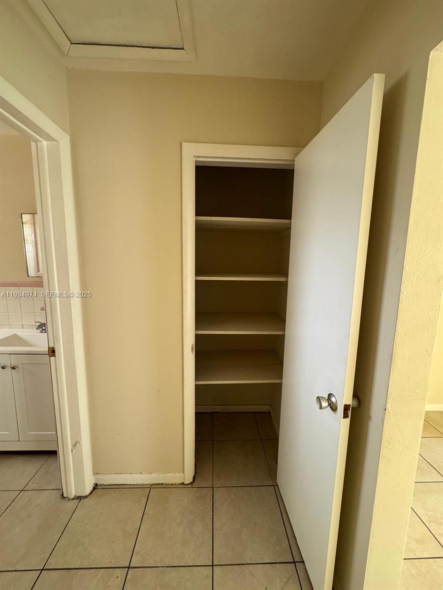 Ver detalles / 3185 sq. ft. $ 2025-12-23 0 foto