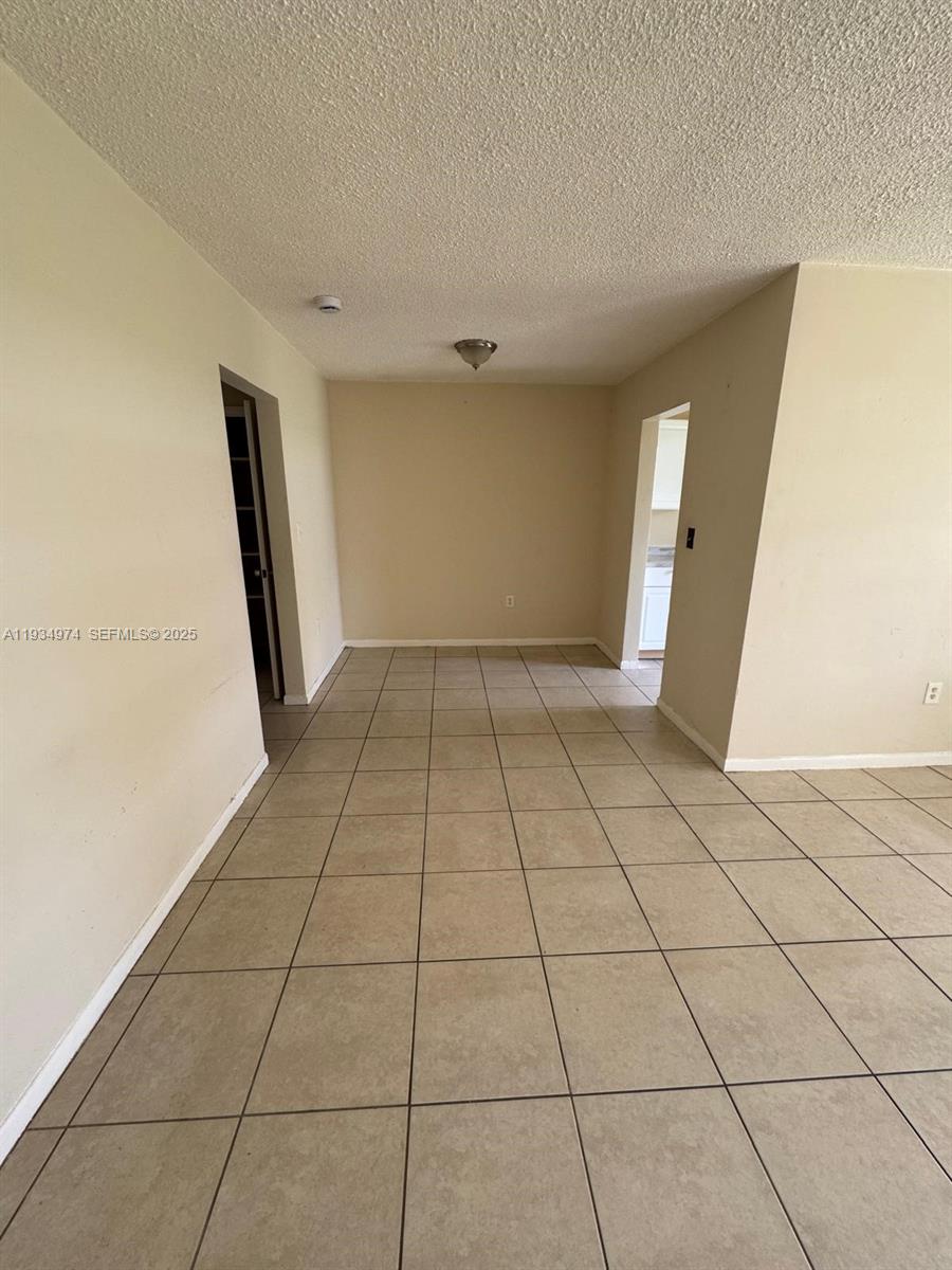 Ver detalles / 3185 sq. ft. $ 2025-12-23 0 foto