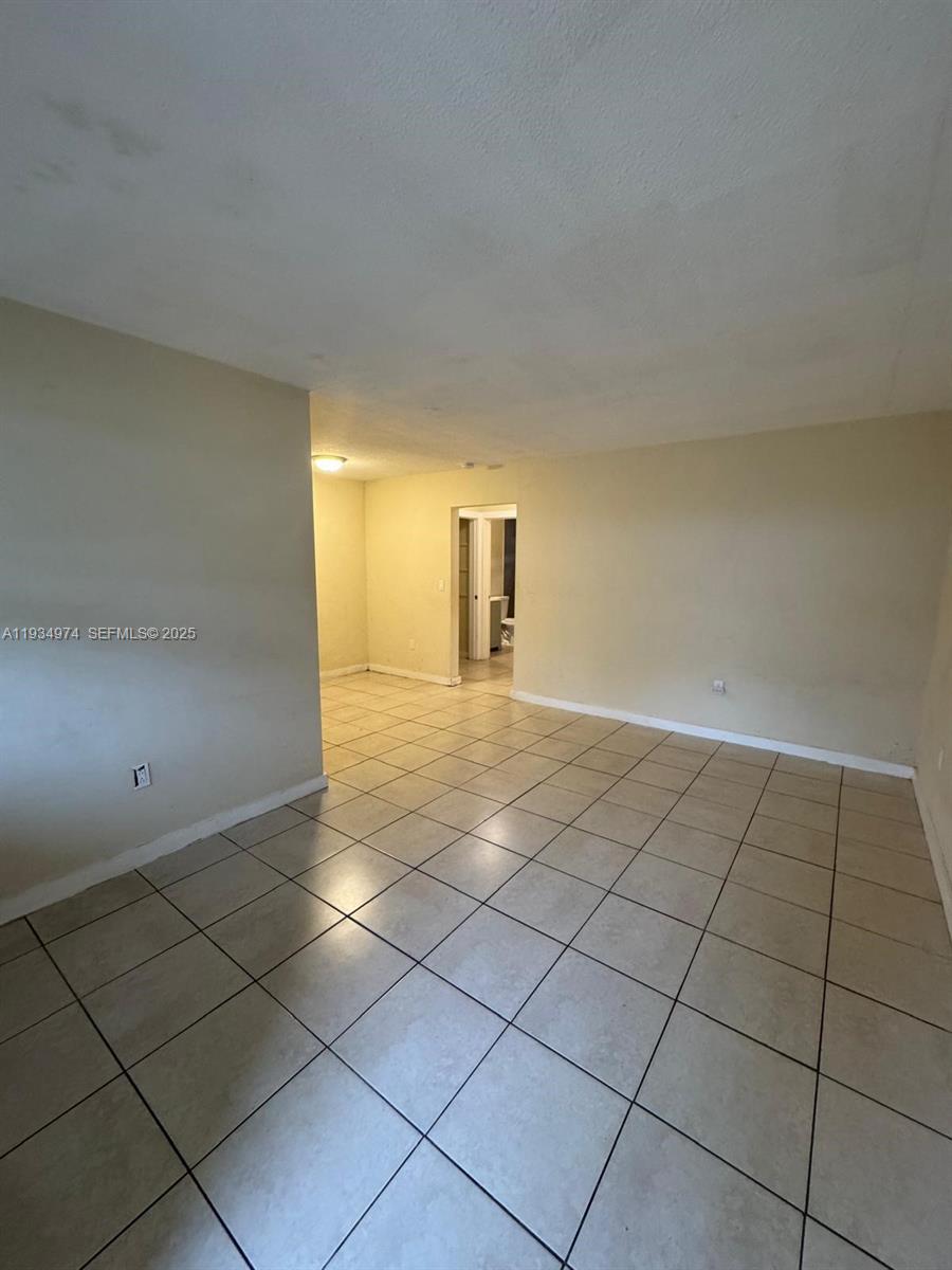 Ver detalles / 3185 sq. ft. $ 2025-12-23 0 foto