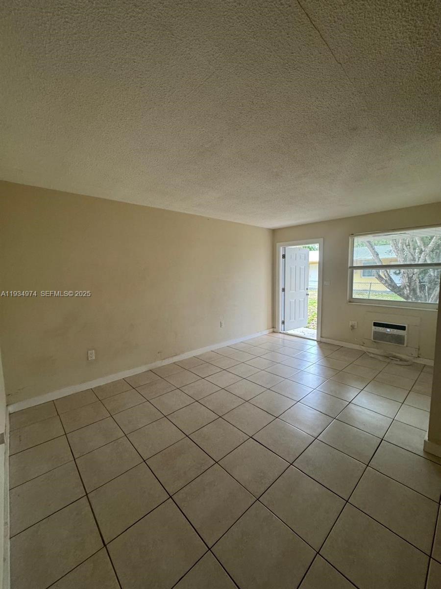 Ver detalles / 3185 sq. ft. $ 2025-12-23 0 foto