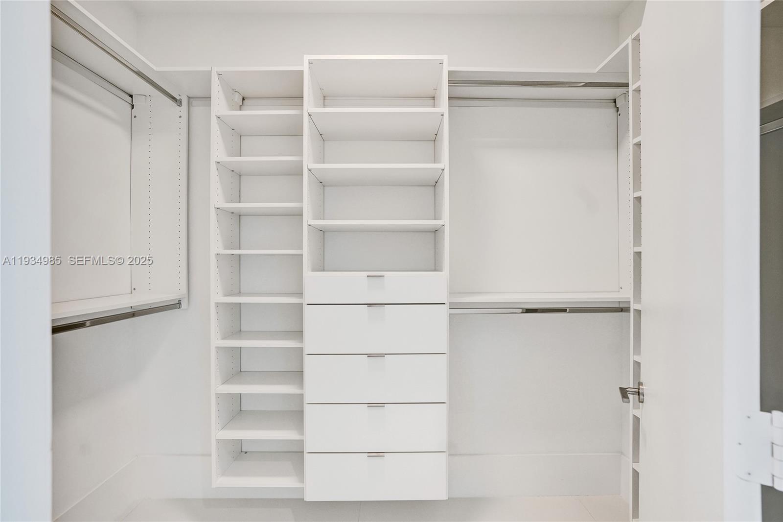 4-TS-04 4 / 5 4695 sq. ft. $ 2025-12-23 0 Photo