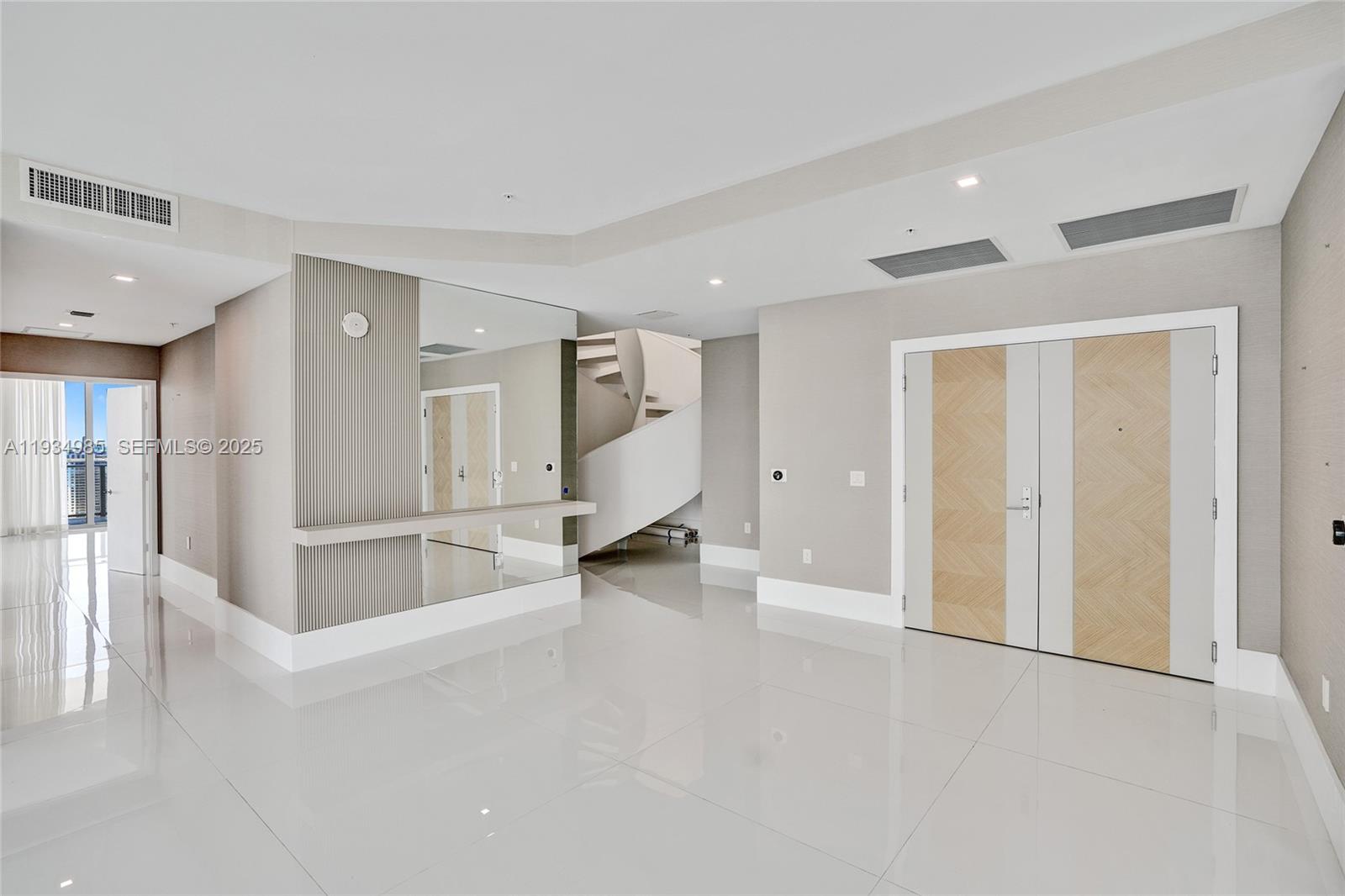 4-TS-04 4 / 5 4695 sq. ft. $ 2025-12-23 0 Photo