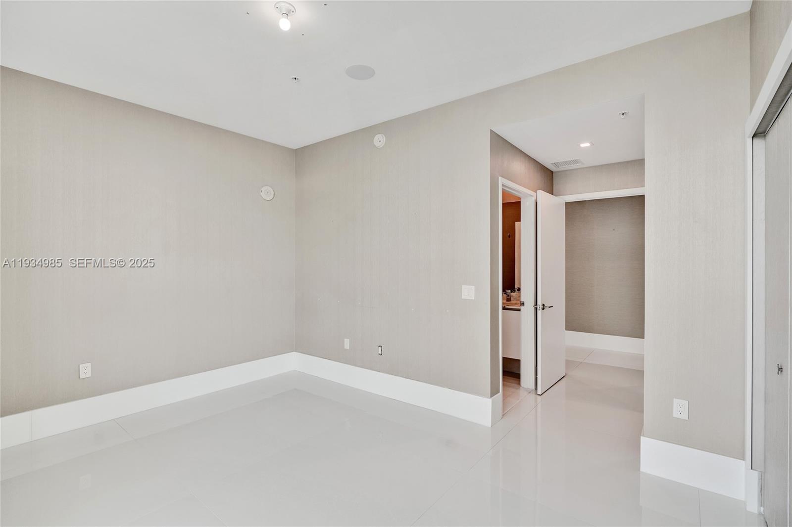 4-TS-04 4 / 5 4695 sq. ft. $ 2025-12-23 0 Photo